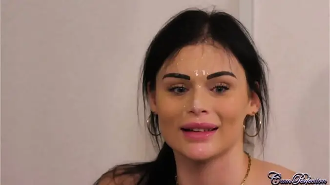 Curvy Babe Sucks Until Facial