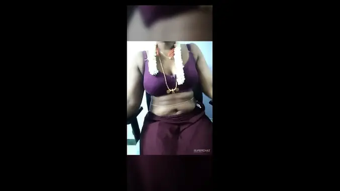 Horny Indian tamil housewife teasing ð±ð¥µð
